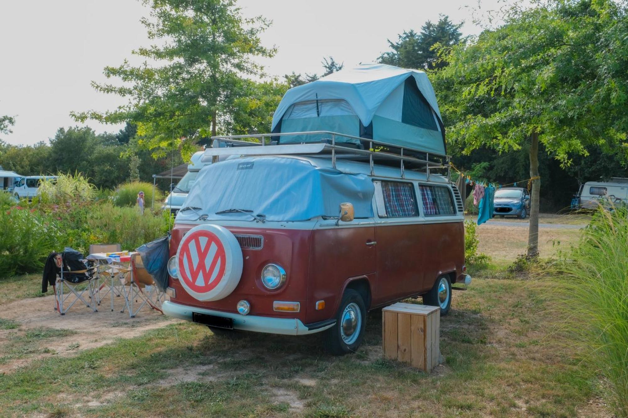 Camping Les Brillas Les Moutiers Eksteriør bilde